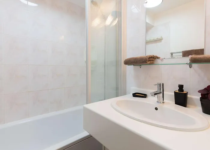 Calme Avec Jardin/terrasse, A 5 Min Du Centre, 6 Pers, Parking Prive, Navette Gratuite. - Fr-1-296-159